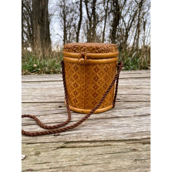 Vintage Wicker Bamboo Small Round Box Basket With String Handle Hanger - Picture 2 of 12